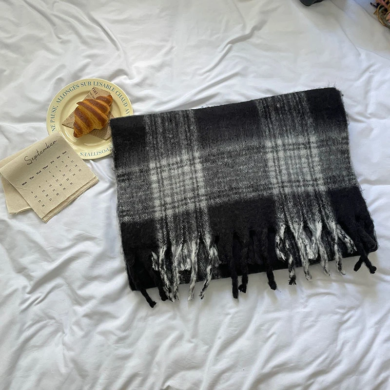 ผ้าพันคอโมแฮร์ใหม่ปี 2025 สำหรับผู้หญิง สไตล์เกาหลี ฤดูใบไม้ร่วงและฤดูหนาว ผ้าพันคอแคชเมียร์เทียมอเนกประสงค์คุณภาพสูง