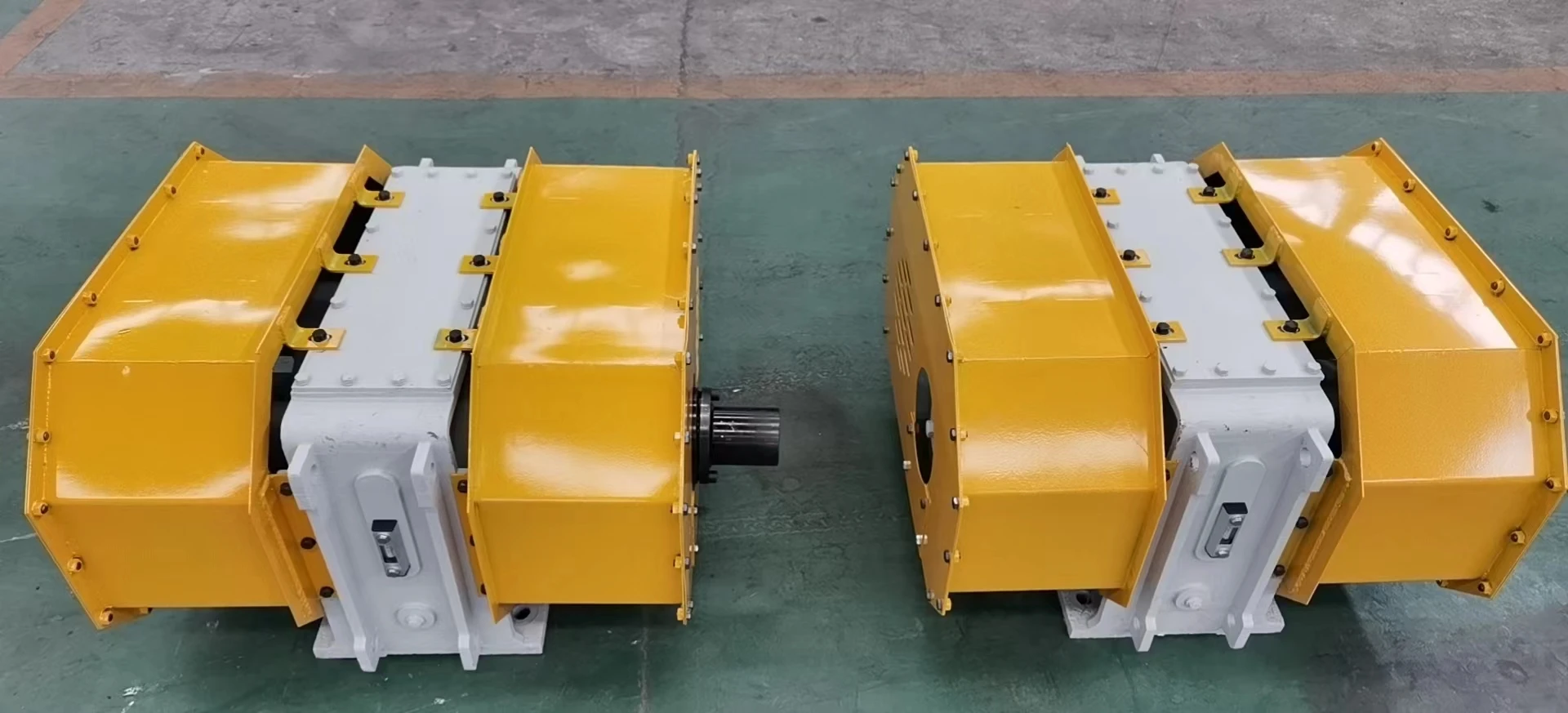 Pantalla vibratoria de aceite fino síncrona completamente sellada para minería como fuente de vibración de caja excitiva de reemplazo de importación