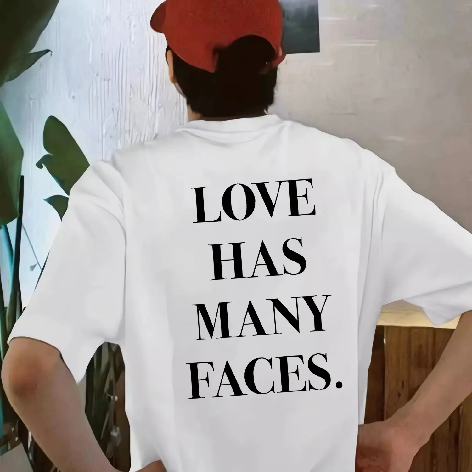 

Interesting Personalized Men's T-shirt: "LOVE HAS MANY FACES." Slogan Shirt -modern and Elegant Fashion Cotton Short-sleeved Top