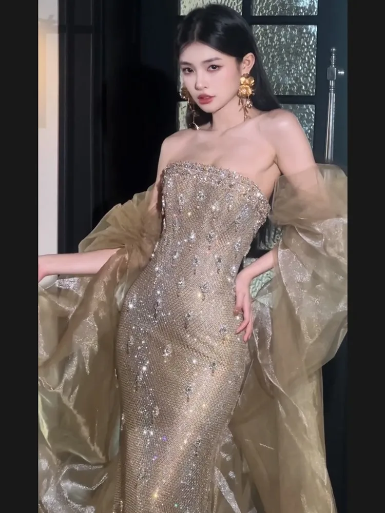 

High-end heavy Industry banquet host birthday shawl toasting luxurious and niche dress