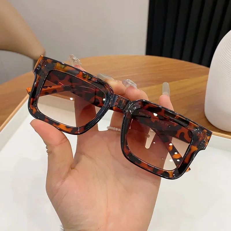 New Women Retro Irregular Polygonal Sunglasses Fashion Colors Versatile Outdoor Sun Glasses Wide Legs Anti Blue Light Glasses
