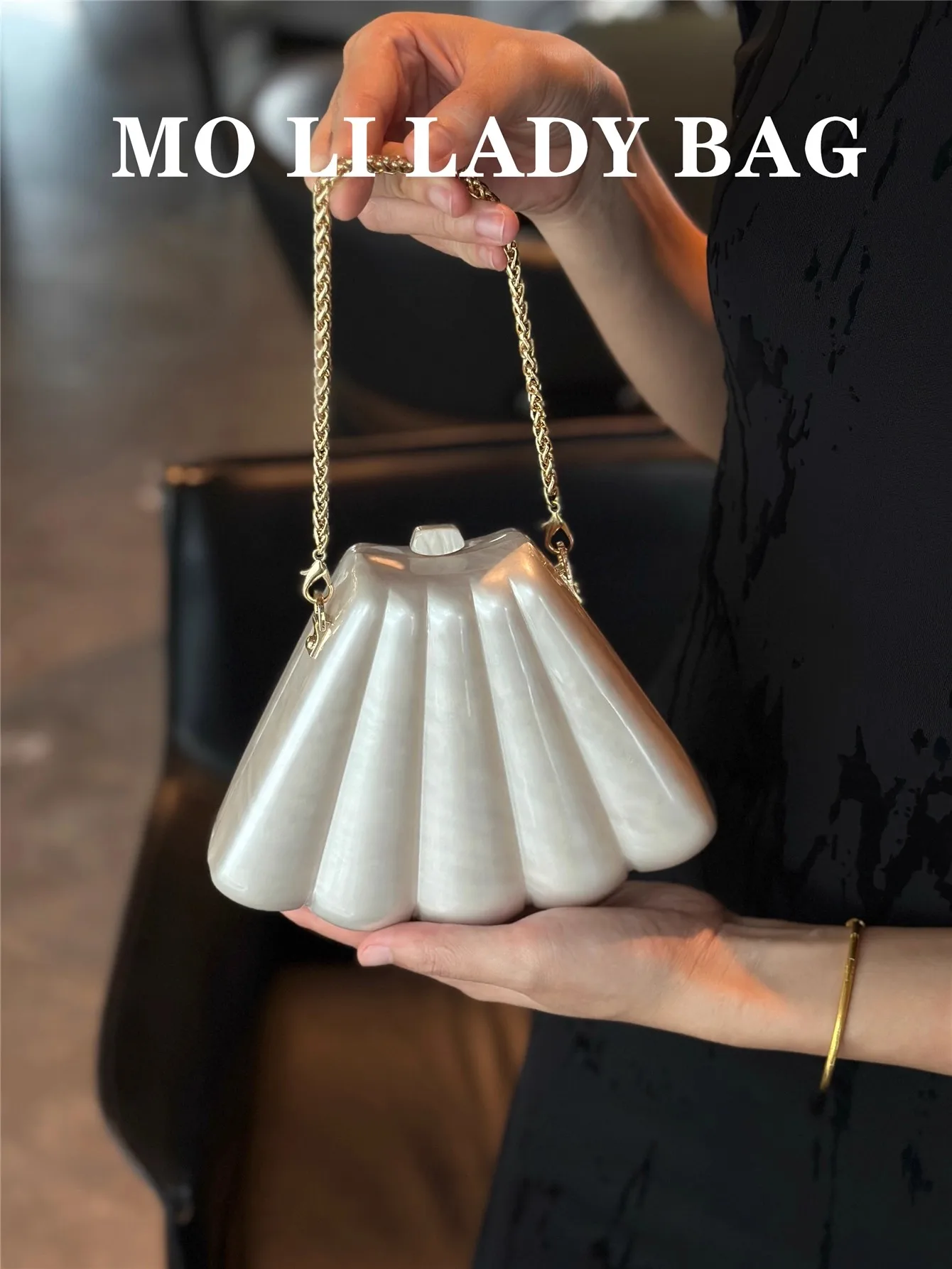 

High Quality Striped Acrylic Shell Bag Fashion Luxury Clutch Purse Women Handbag Wedding Party Banquet Bag Female Shoulder Bag