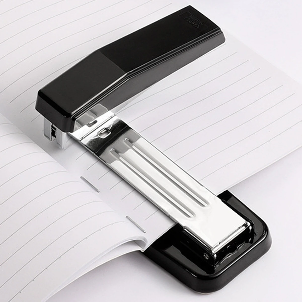Rotatable Desktop Staples, Multifunctional Labor-Saving Stapler for Booklet Pricing List, School Students Office Supplies
