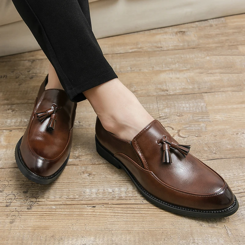 2023 New Business Dress Men's Leather Shoes Classic Leather Men  Party Tassel Designer Shoes Delicacy Elegant Driving Shoes