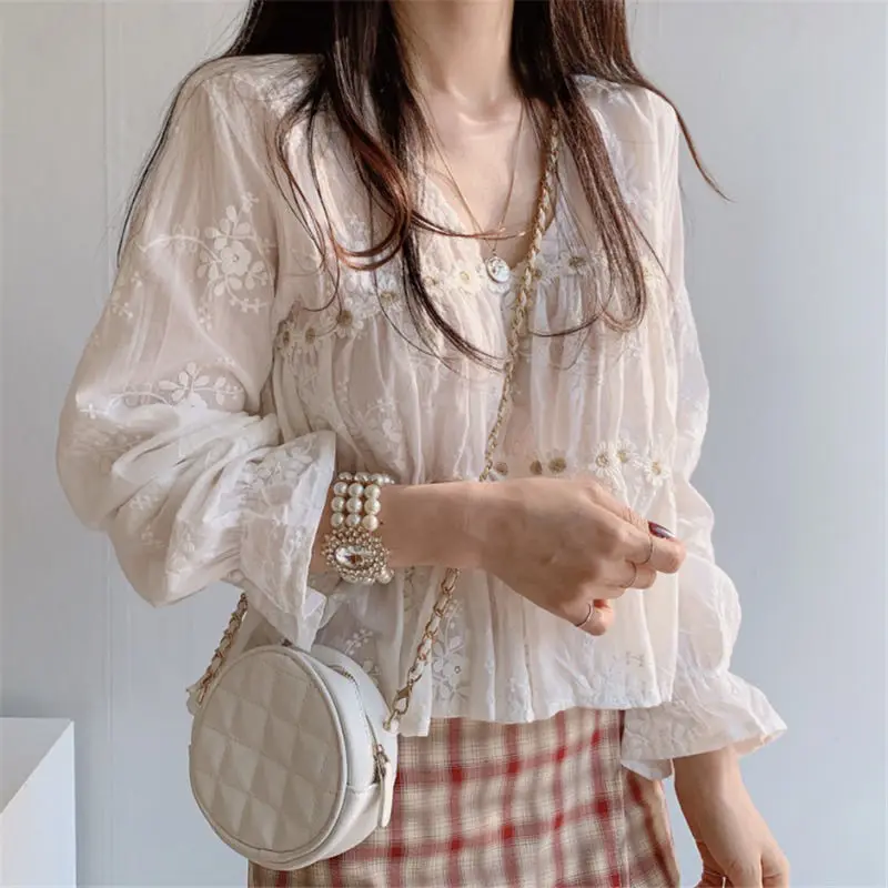 2024 New Spring and Autumn Korean Version Sweet Blouse Long Sleeved V-neck Loose Print Patchwork Folds Gauze Women\'s Shirt Top