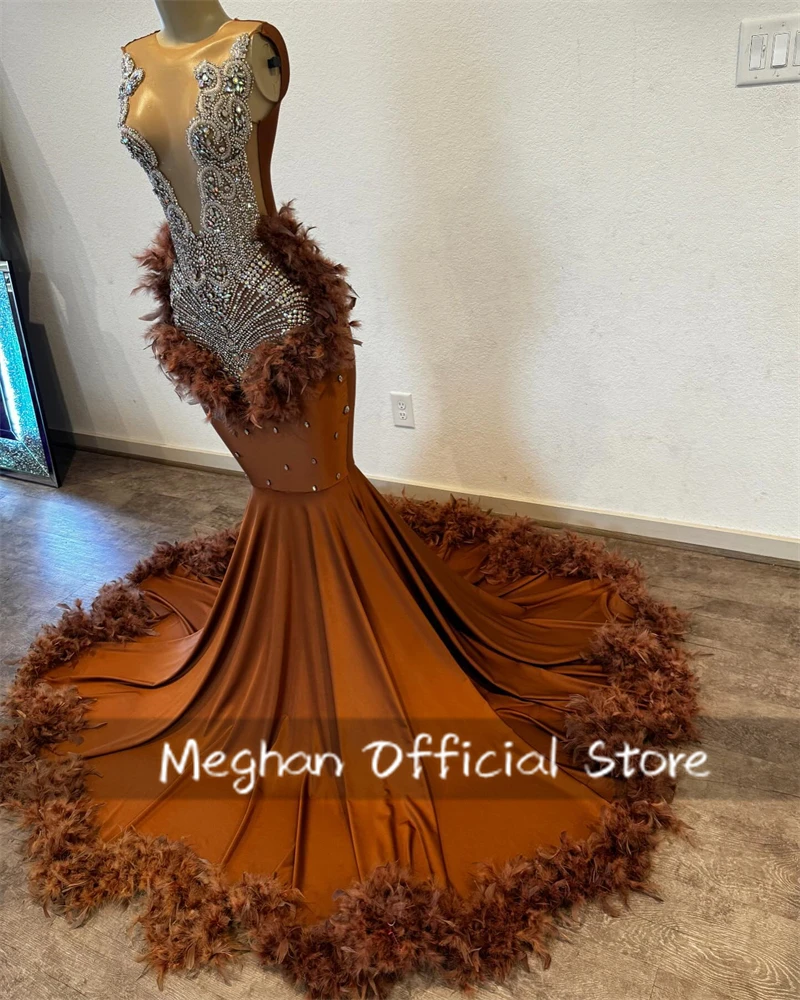 Luxo marrom longo vestido de baile 2025 diamantes cristais festa de aniversário penas vestido de noite para casamento robe personalizado