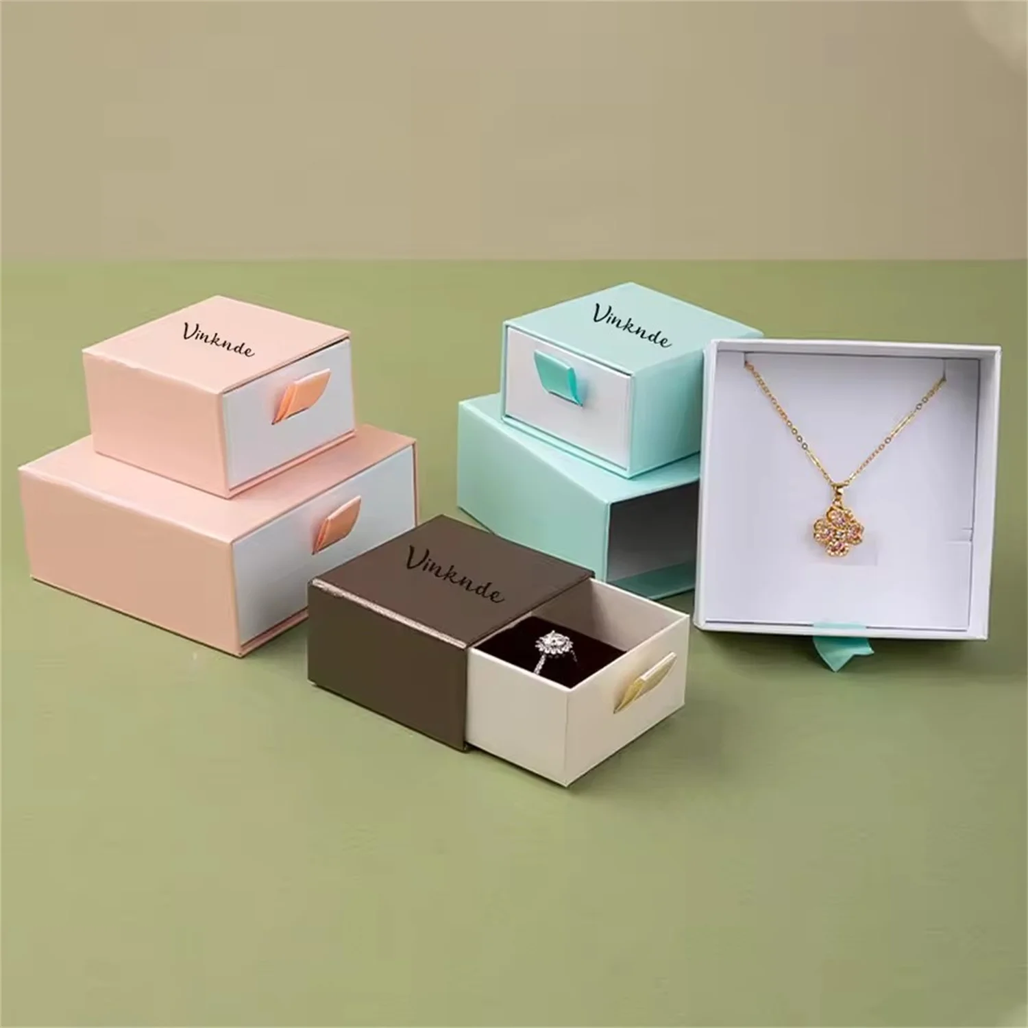 9*9*4cm 24pcs Bulk Wholesale Custom Logo Paper Wrist Watch Box Packaging Storage Case Jewelry Set Gift with White Sponge Package