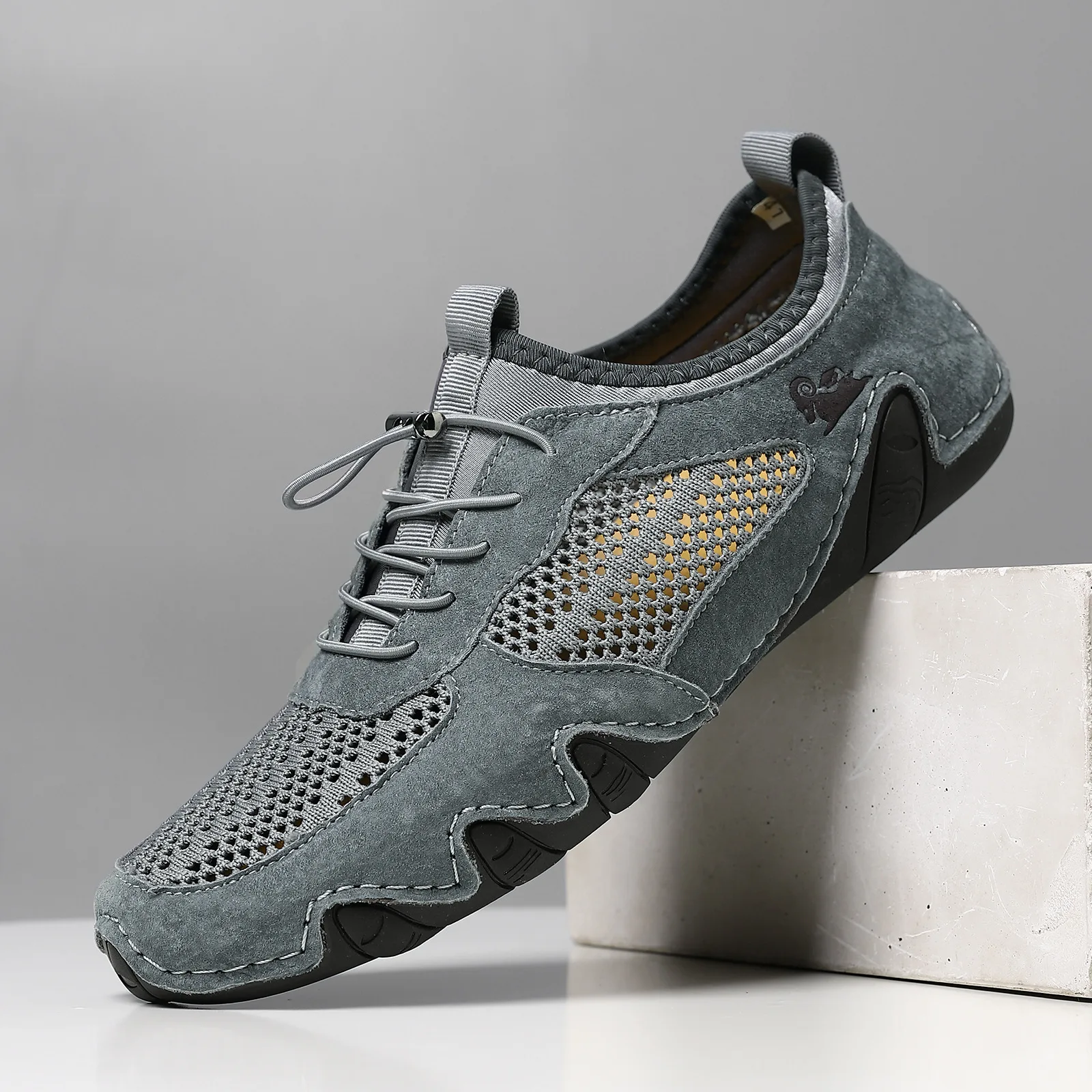 2026 New Men's Beige Mesh Breathable Casual Shoes Lightweight Elastic Lace-Up Non-Slip Outdoor Sneakers for Daily Wear