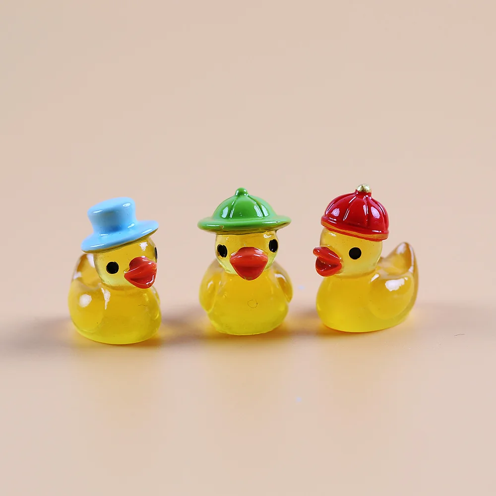 

8pcs Simulated Three-dimensional Luminous Hat Wearing Duck DIY Accessories Cute Handmade Pendants Small Ornaments Materials