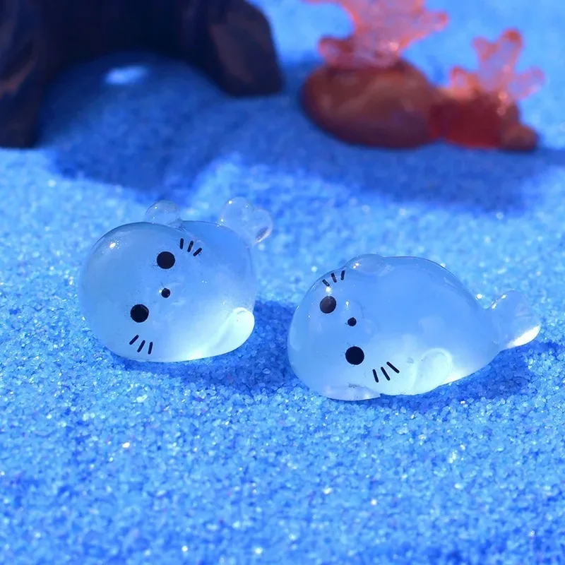 4/20PCS Mini Luminous Seal Pup Ornament Cute Blue Glow at Night Resin Figurines Micro Landscape Fishbowl Car Interior Decoration