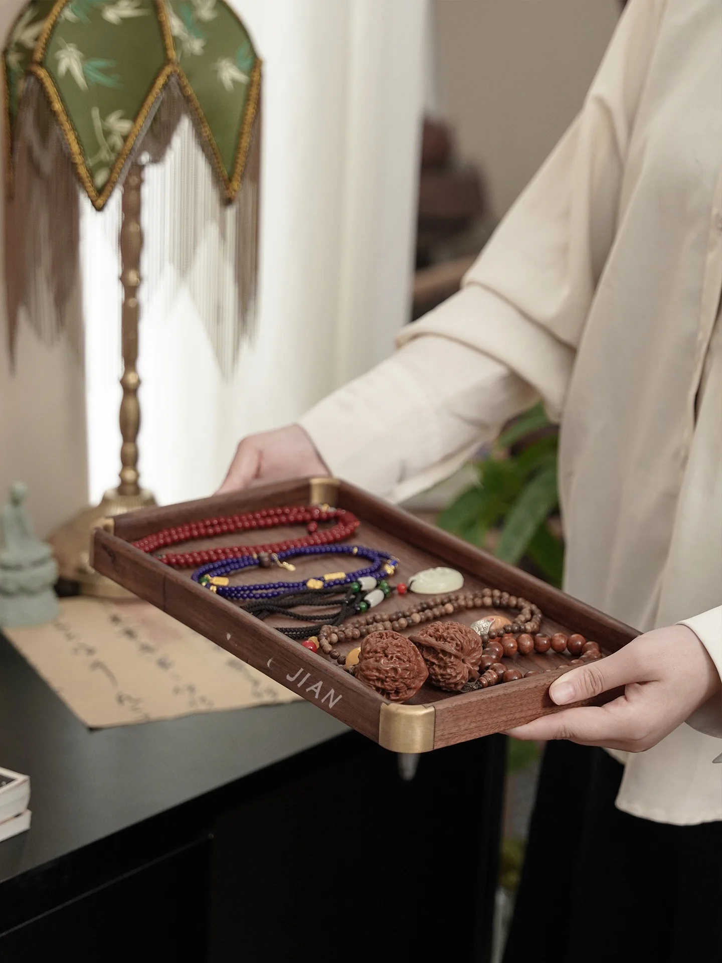 

Rectangular Wooden Tray Creative Walnut Bracelet Display Storage Tray for Cultural Play Jewelry Props Special Use