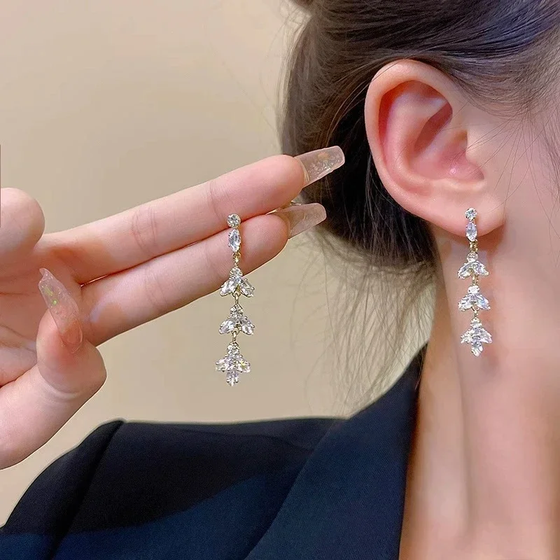 Elegant Exquisite Crystal Wheat Ears Tassel Pendant Stud Earrings for Women New Fashion Temperament Ladies Daily Wear Jewelry