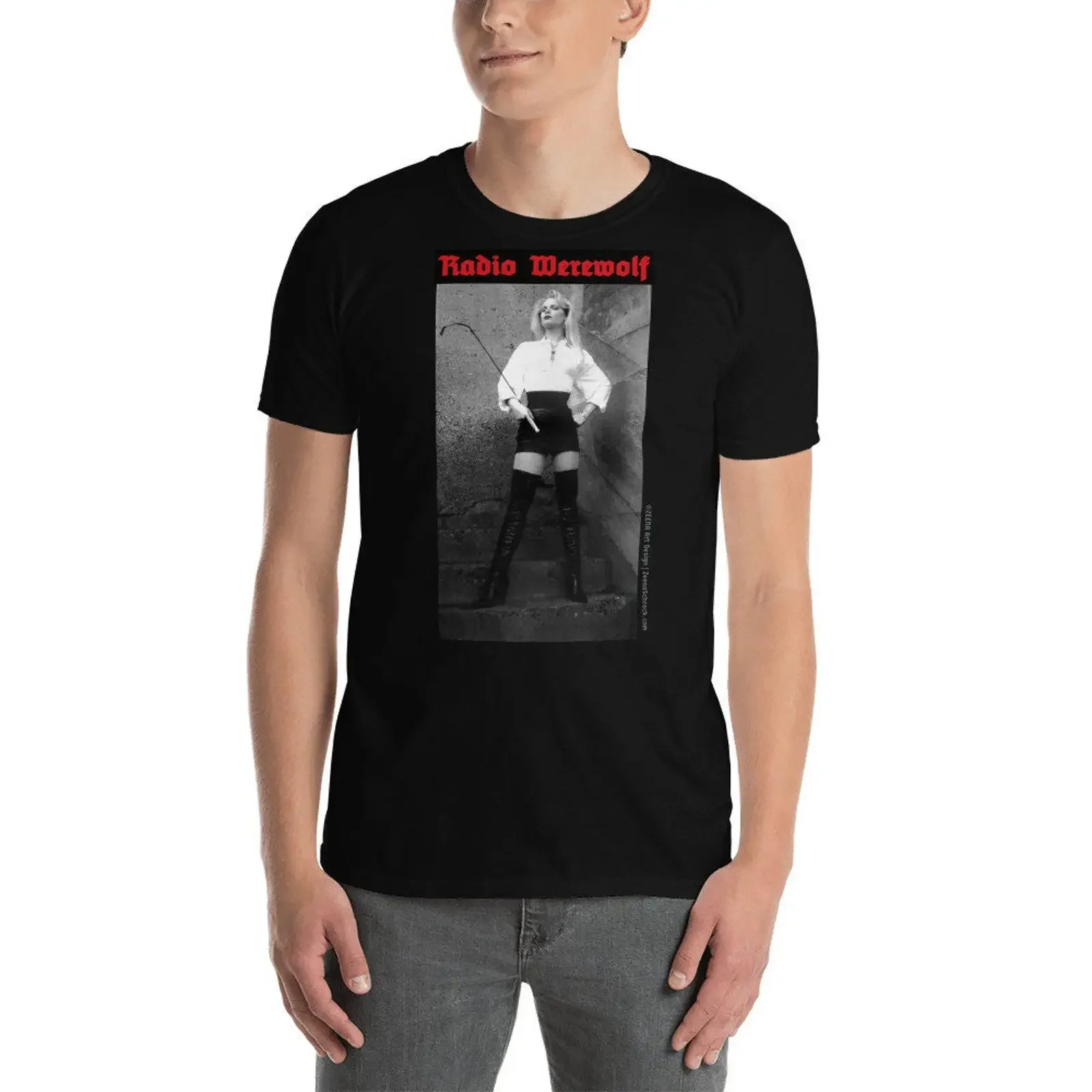 Diese Stiefel sind zum Gehen gemacht. T-Shirt im Vintage-Washed-Look für den Alltag. Dehnbare Designerkleidung. Weich und atmungsaktiv.