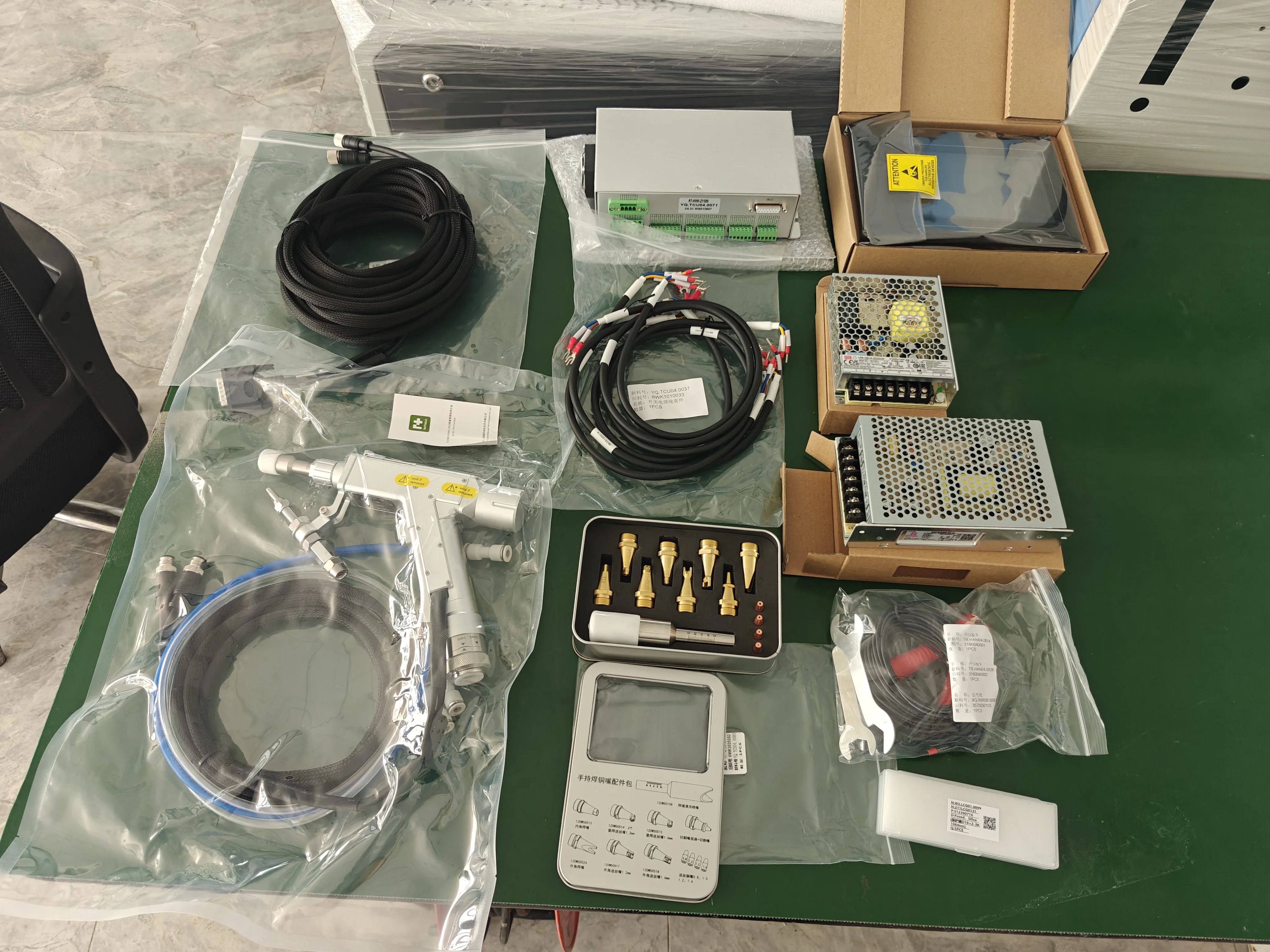 

Ручная сварочная головка Raytools BW101-GS с одним вибрационным зеркалом