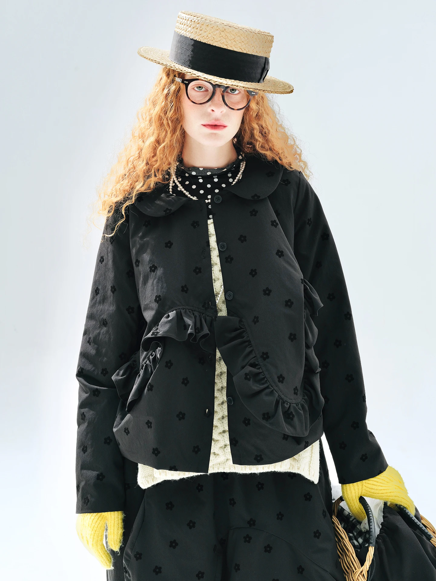 

Black Flocked Floral Cotton-padded Coat imakokoni 2025 Winter Literary Ruffled Crew Neck Warm Women's Outerwear 255265