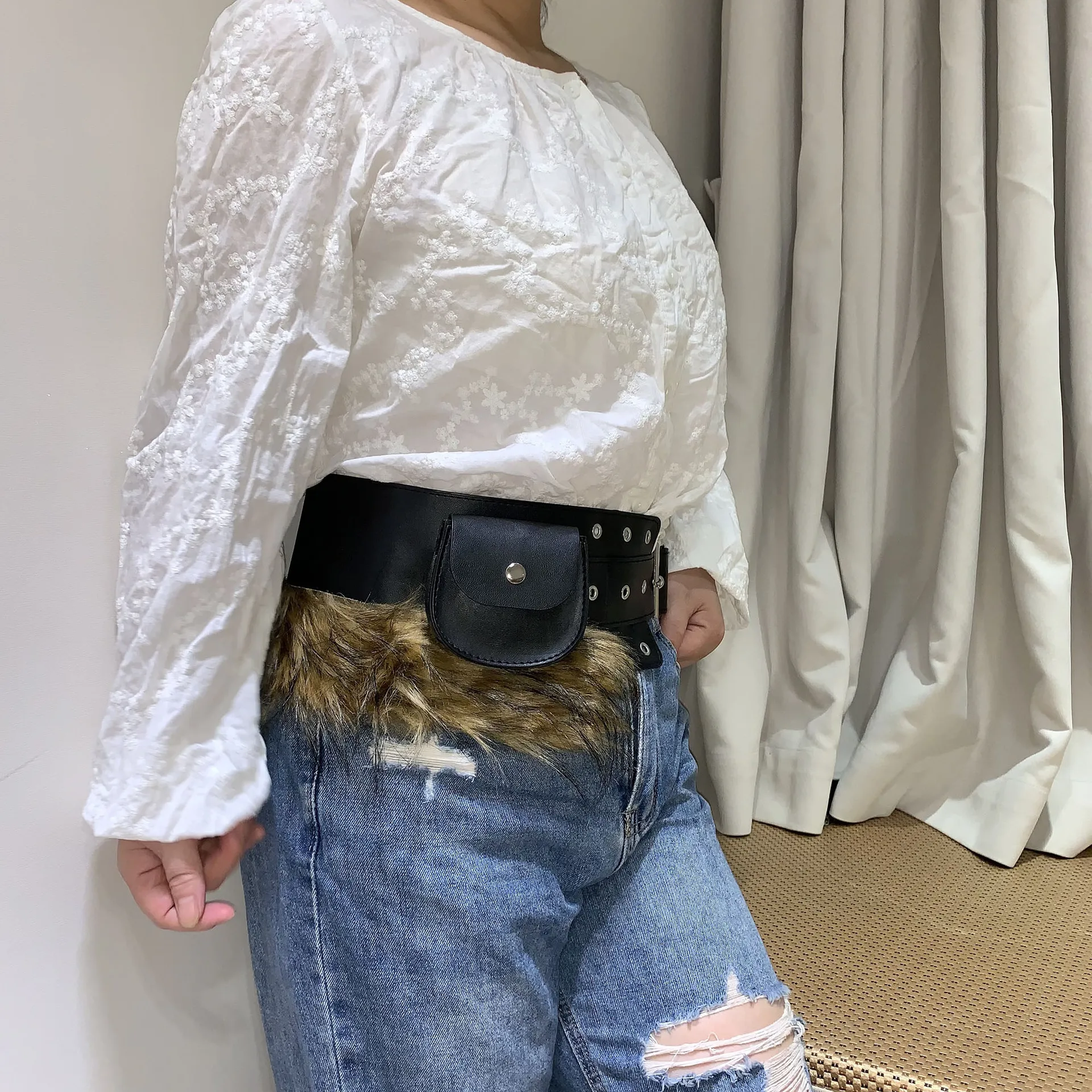 حقائب خصر صغيرة للنساء، حقيبة صغيرة بيضاوية الشكل، حزام مثقوب، حقيبة أحمر شفاه عصرية، حقيبة حزام الخصر #1