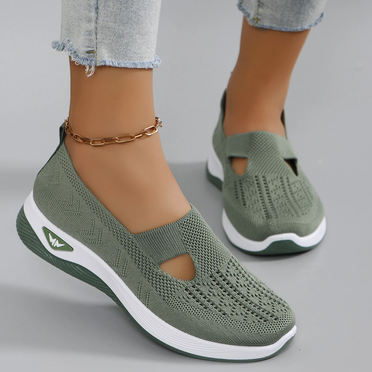 Spring new women\'s sports shoes, fashionable, breathable, lightweight, non-slip, wear-resistant, casual sports shoes, flat shoes