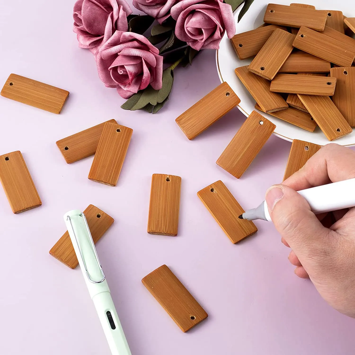 

LDHL 100Pcs 45X20Mm Rectangle Wooden Tags for Keychain Rings, Bamboo Unfinished Wood Key Ring Tag