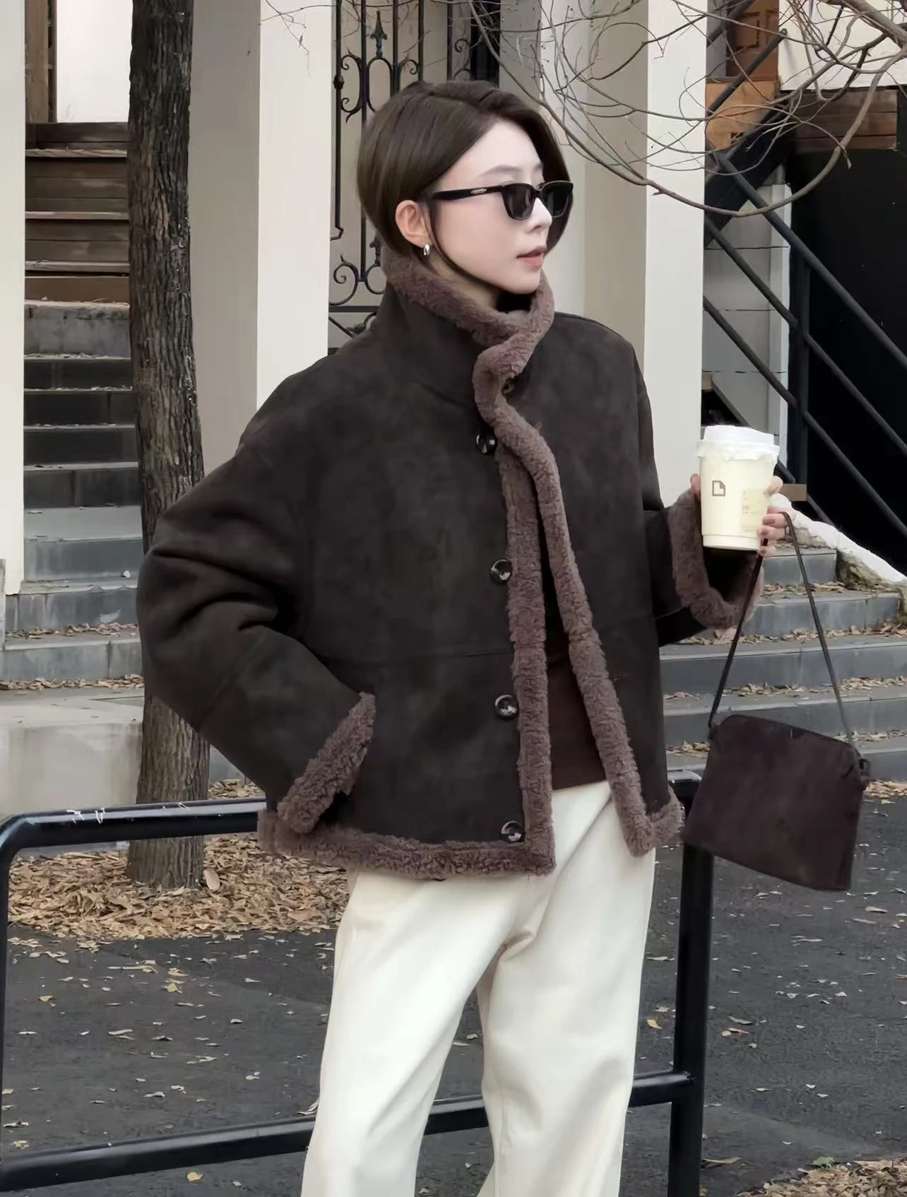 

Женское утепленное ретро-пальто-трансформер из коричневого меха, двустороннее, коллекция Zhou Осень-Зима, теплое и стильное.