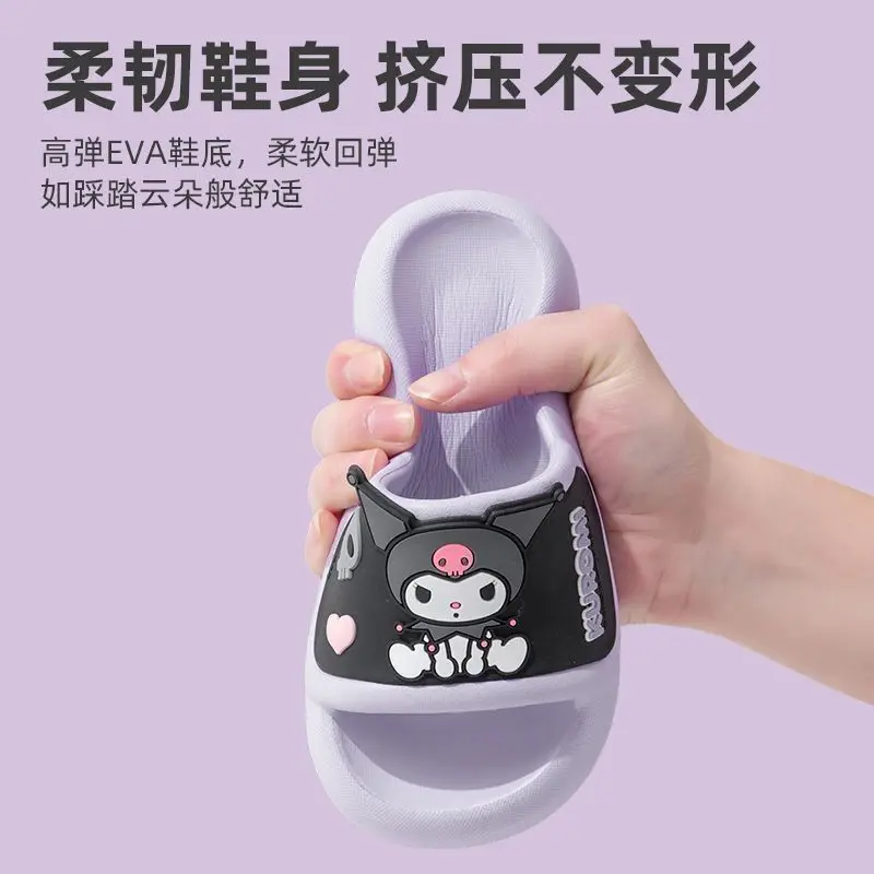 Sanrio My Melody Kuromi Cinnamoroll การ์ตูนน่ารักรองเท้าแตะระบายอากาศนุ่มมูลค่าสูงสร้างสรรค์ลื่นรองเท้าแตะอาบน้ําในร่ม