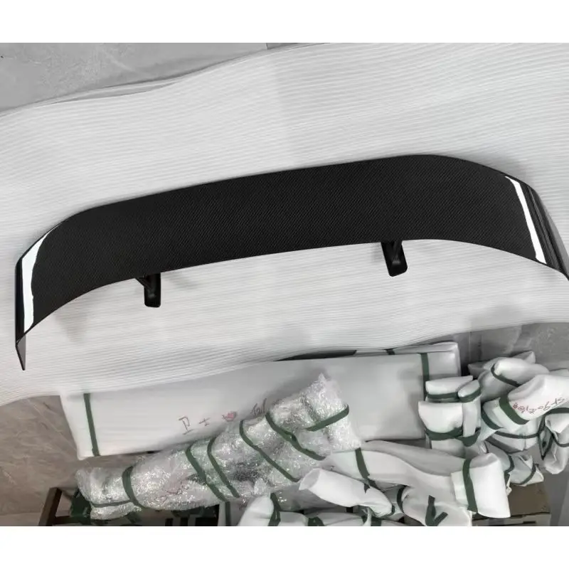 

Dry Carbon Fiber for Aston Martin Vantage Upgrade V12 Style Auto Parts Car Body Kit Spoiler Rear Wing High Quality Hot Sale