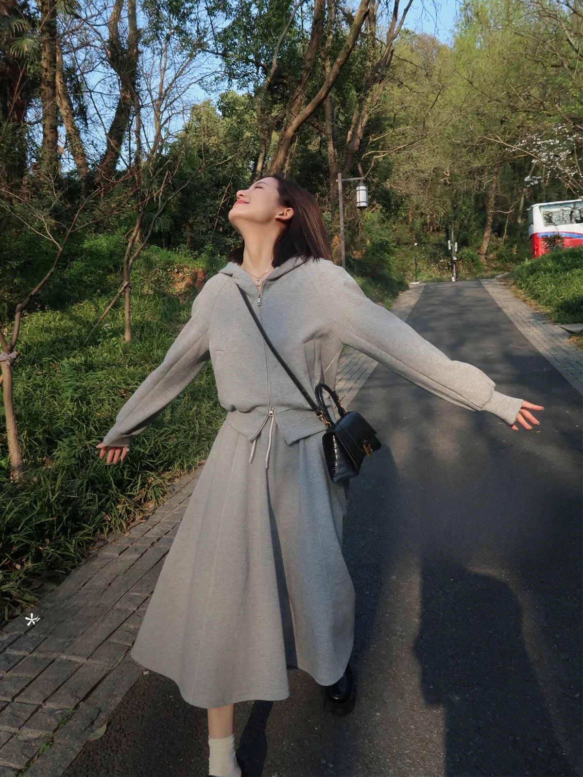 

Легкий комплект свитшотов, красивый драпированный кардиган, юбка-зонтик, защита от солнца, хлопок, повседневный, весна-лето