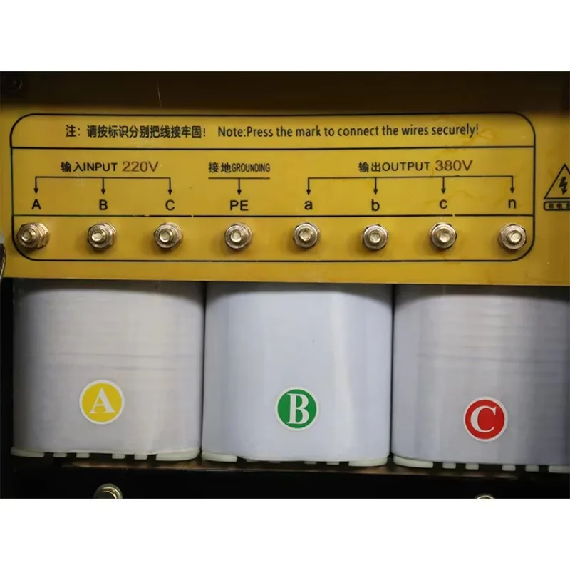 工場直販 高品質 5KVA～40KVA 乾式変圧器 220V～380V フライバック構造 三相 プラスチック製