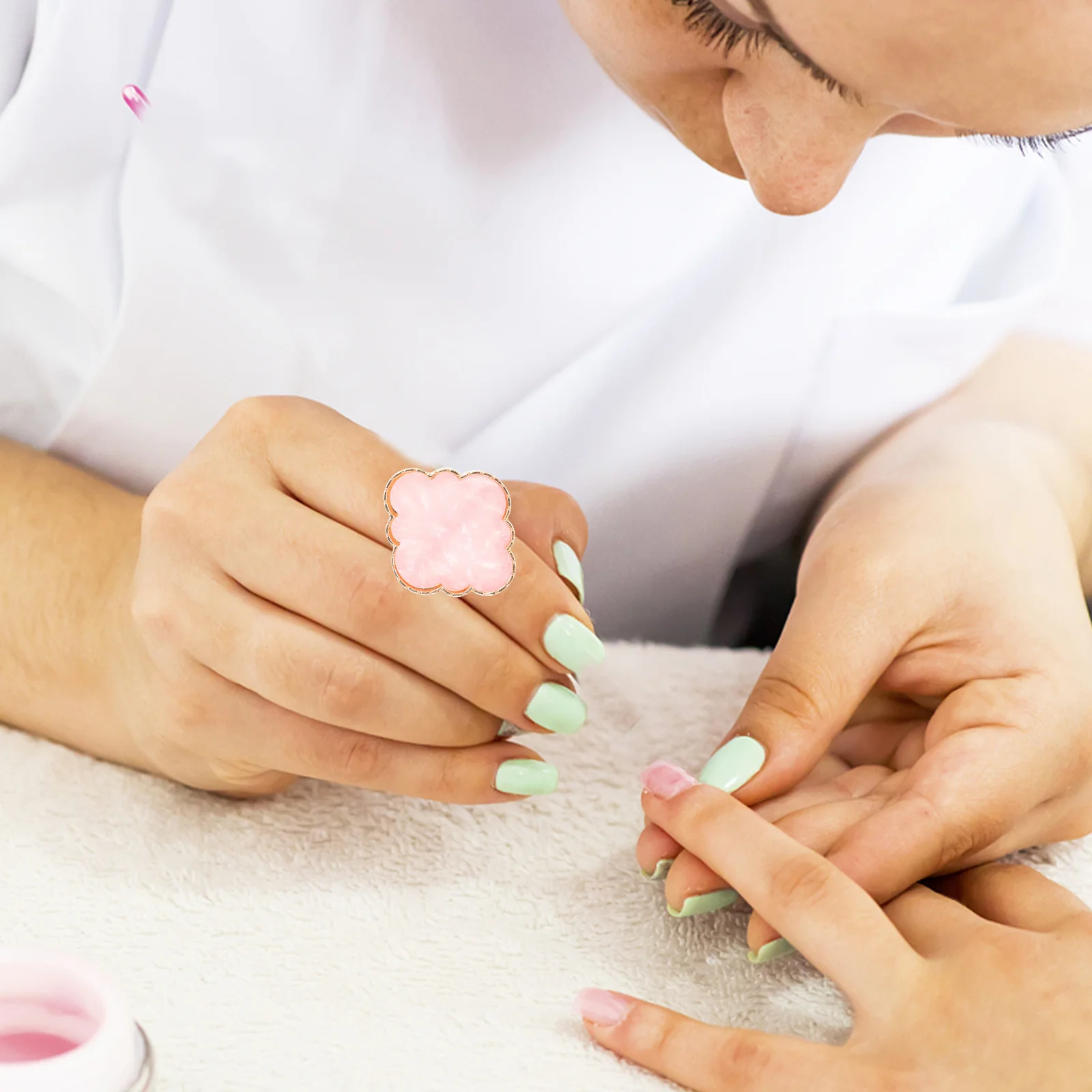 

20Pcs Ring Palettes for Nail Art Premium Resin Construction Smooth Surface Non Scratch Mix Polish Tray for Nail Craft Amateurs