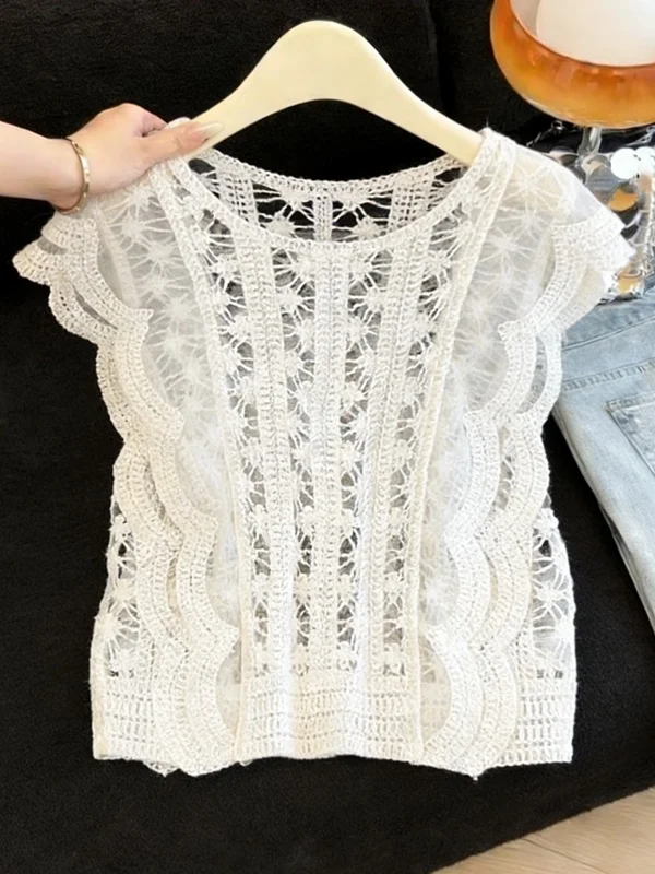 

French Style Lace Shirt Hollow out Knitted Sleeveless round Neck Short Top for Women Age Reduction Spring Summer New Arrival