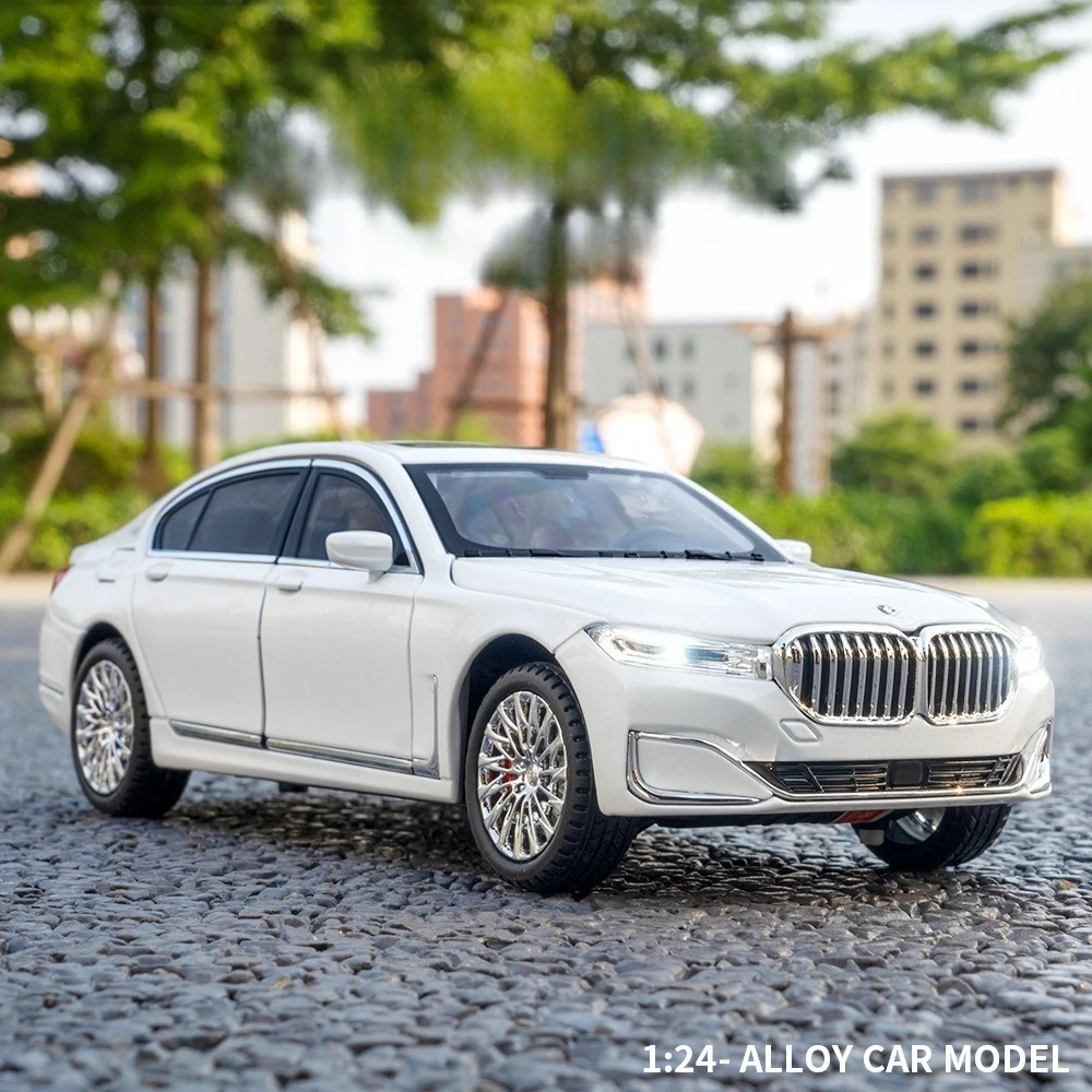 

1:24 760LI Alloy Car Model Sound and Light Pull Back Ornament Toy Gift Diecast Alloy Car Model Collectible