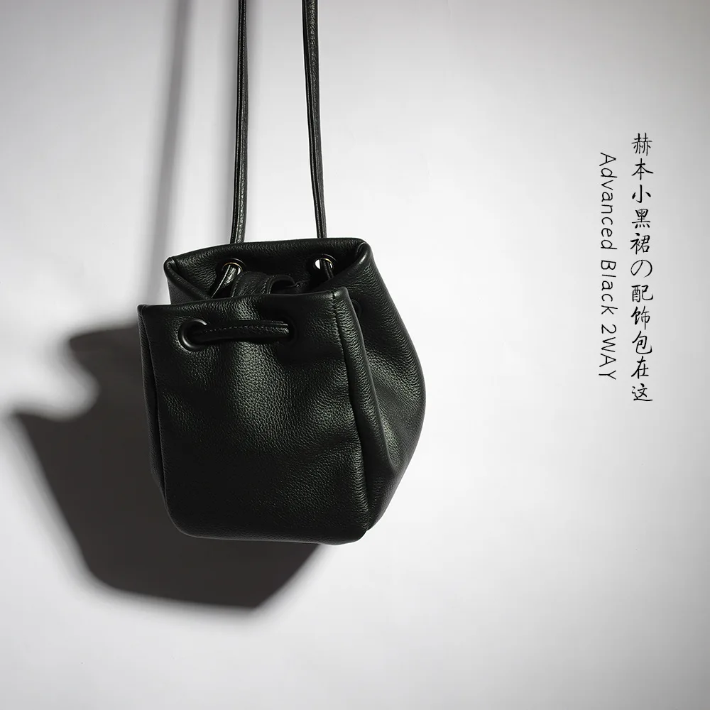 Black Leather Women\'s New Square Handheld Straddle Bucket Bag