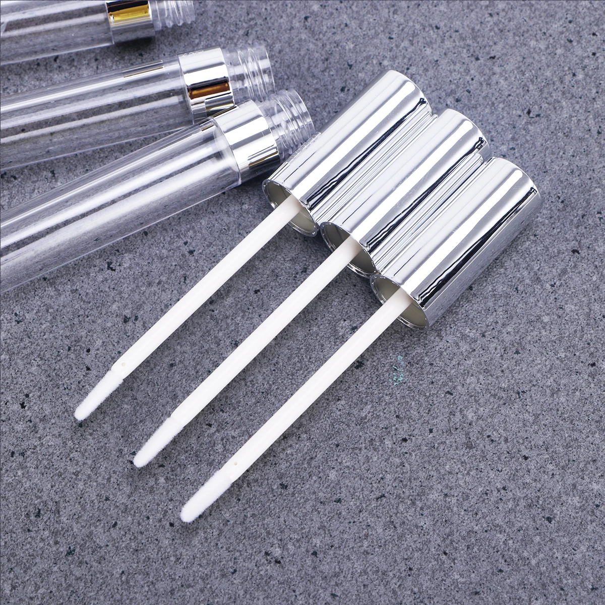 3pcs Lip Gloss Tubes With Wand Bottles Empty Tubes with Wand Mini Portable Travel Makeup Containers for Lip Gloss Toner