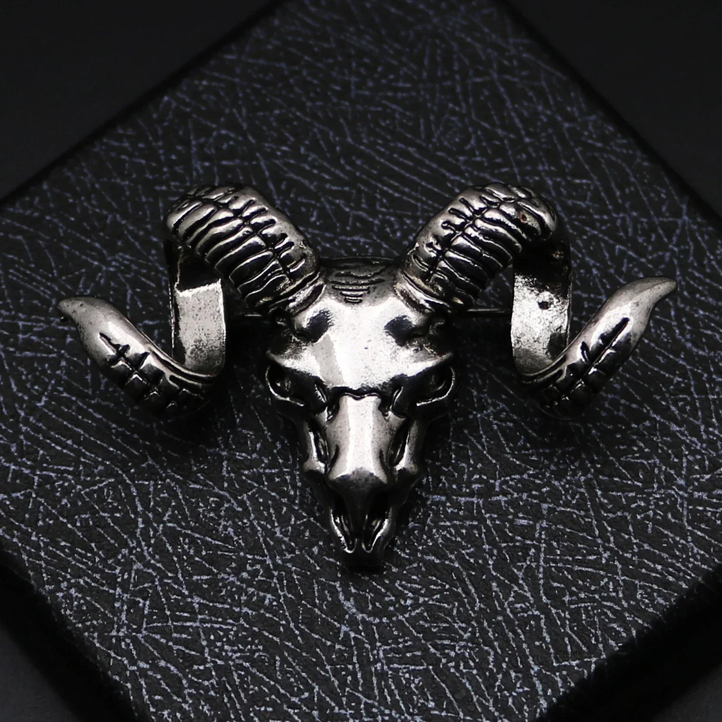 مجموعة دبوس بروش ريترو على الطراز البريطاني - جناح هوك، تاج، الدفة، الأيائل، البومة، شارات أوراق الشجر لإكسسوارات طوق القميص البدلة الرجالية #5