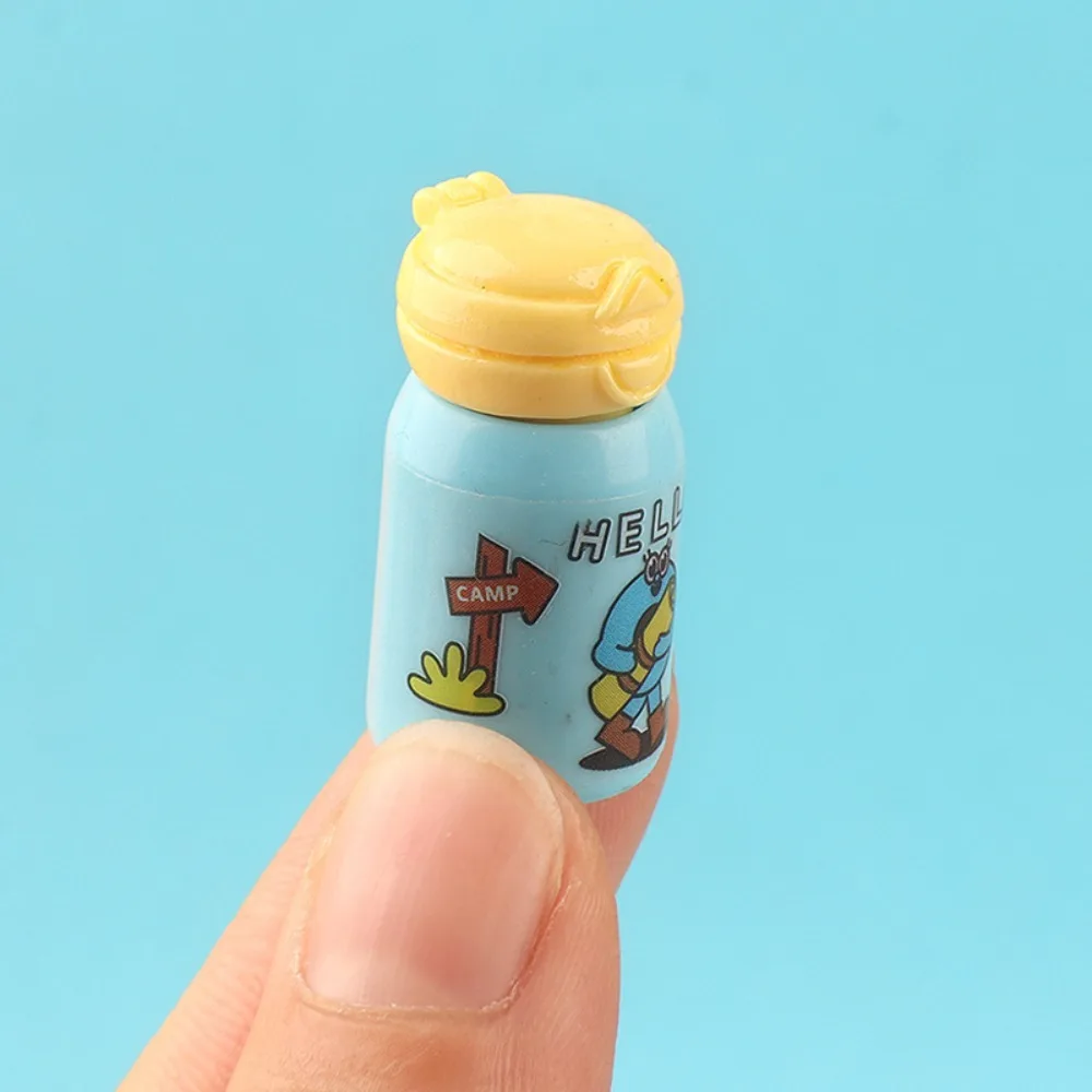 Baby House Mini Waterfles, Waterbeker, Isolatiebeker Model OB1 Leerscène Accessoires Miniatuur Decoratie