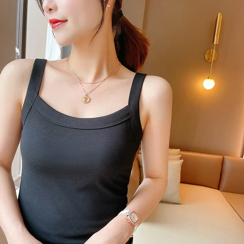 

Summer camisole with a small vest for girls, be careful when wearing it outside without sleeves