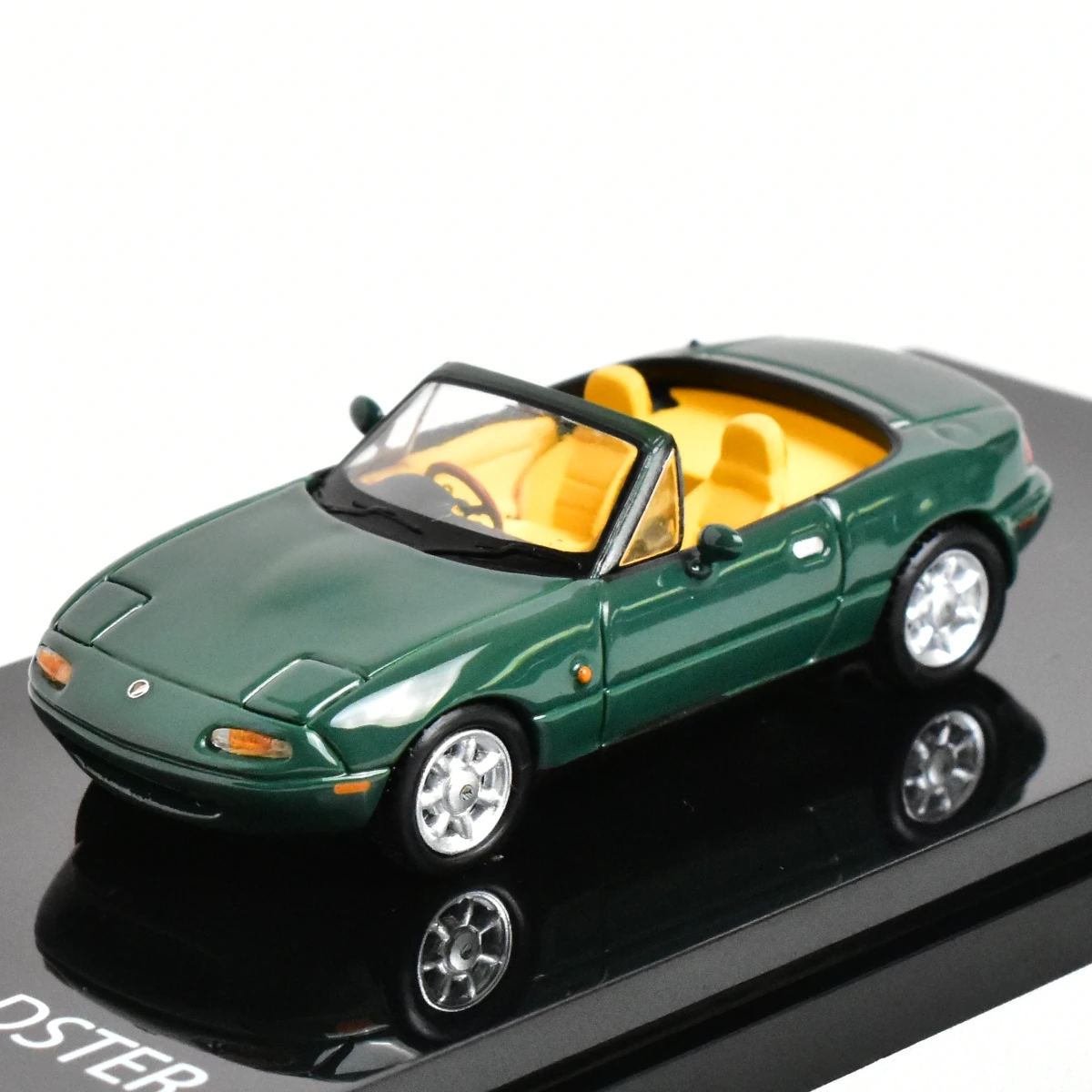 HOBBY JAPAN 1:64  MX5 Eunos Roadster Diecast Model Car