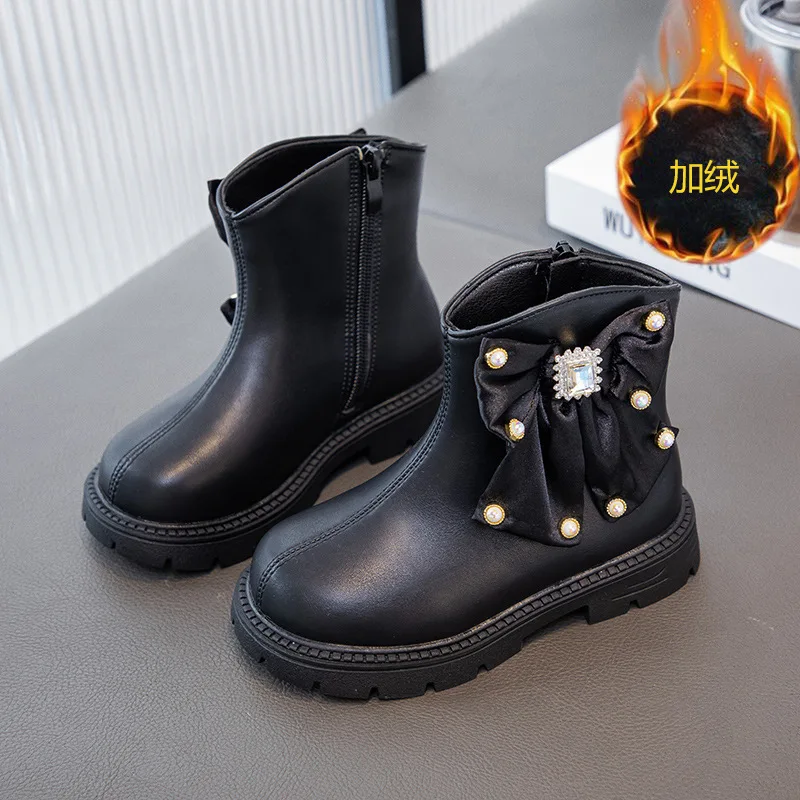 

2025 Winter New Girls' Mid length Fashion Boots Fashionable Sweet Bow Elegant Bead Decoration Anti slip Flat Heel Ankle Boots