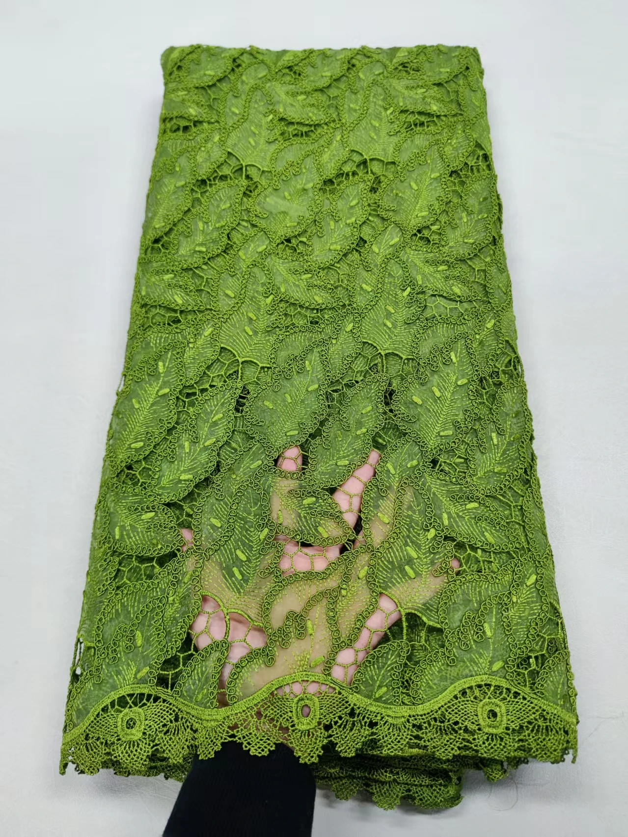 

2025 New High Quality African Nigerian Tulle Lace Fabric Sequins Embroidery French Guipure Party Dress Fabric for Sewing 5 Yards