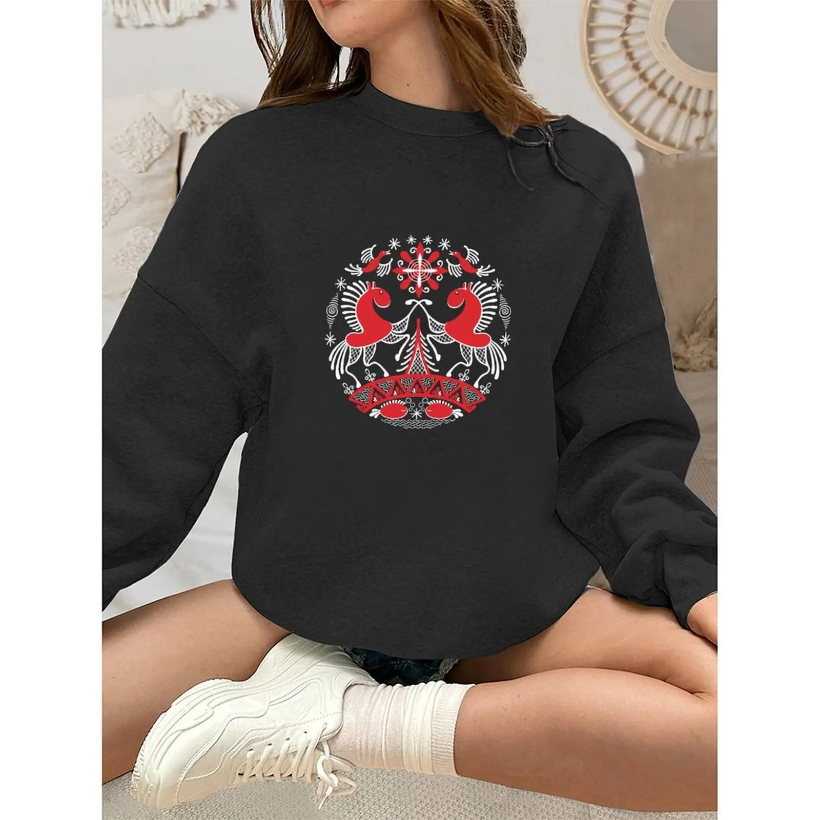 

Round Neck Women Sweatshirt Velvet Winter Casual Novy God Russian New Year Printed Pattern Woman Clothes Casual T-Shirts Tops