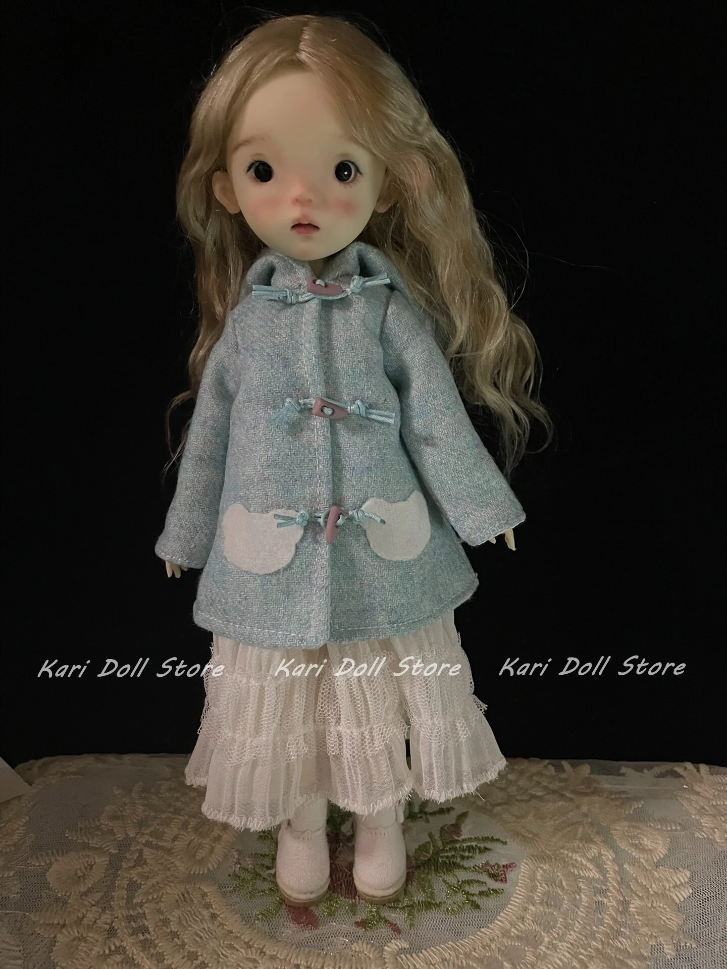 ملابس وتنورات دمى كاري 2025 معطف دمية كرواسون صوفية مصنوعة يدويًا لدمية Landazz Landoudou #2