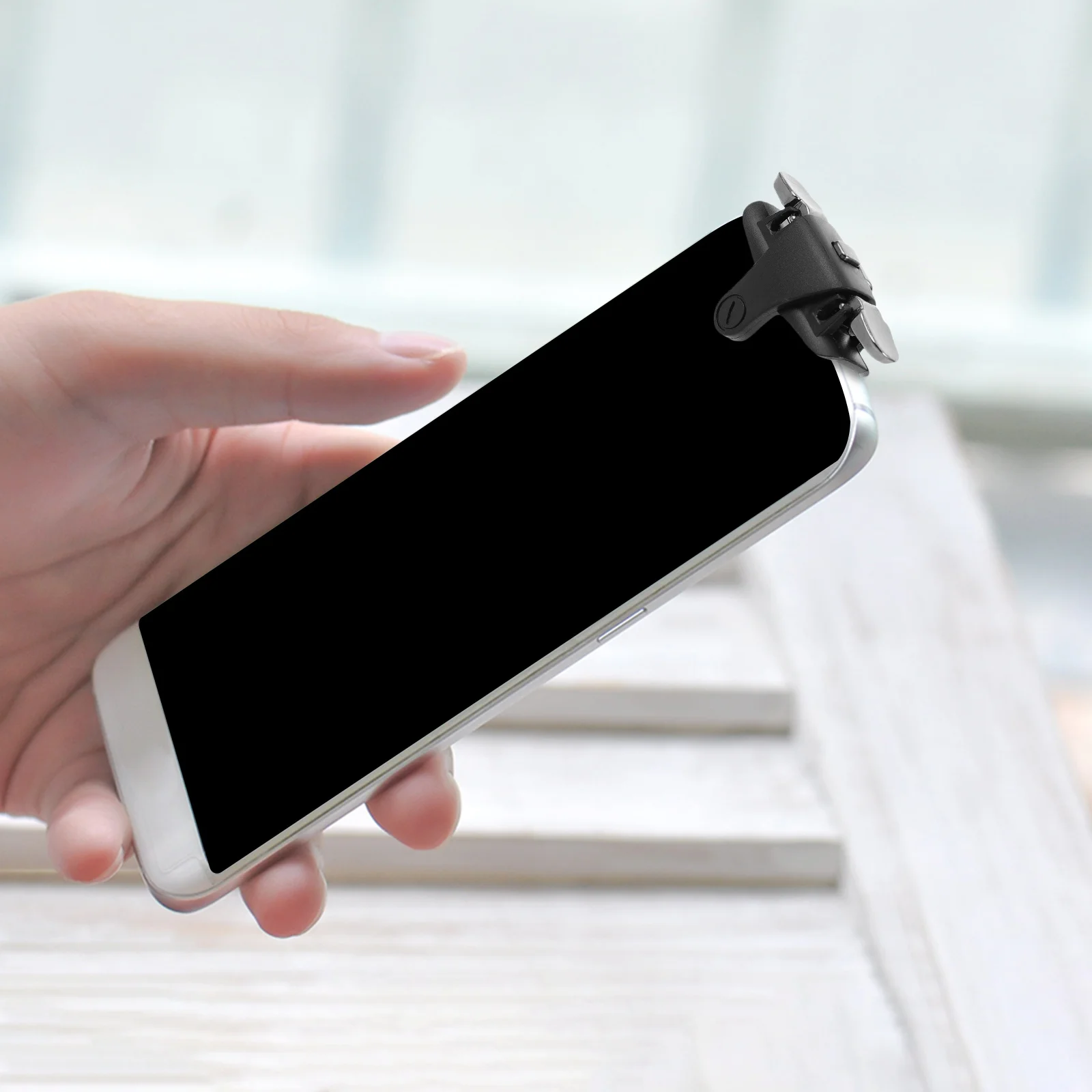 

2Pcs Mobile Game Controller High Precision Ergonomic Gamepad Clip Trigger Compatible Smartphones Shooting Gaming Device