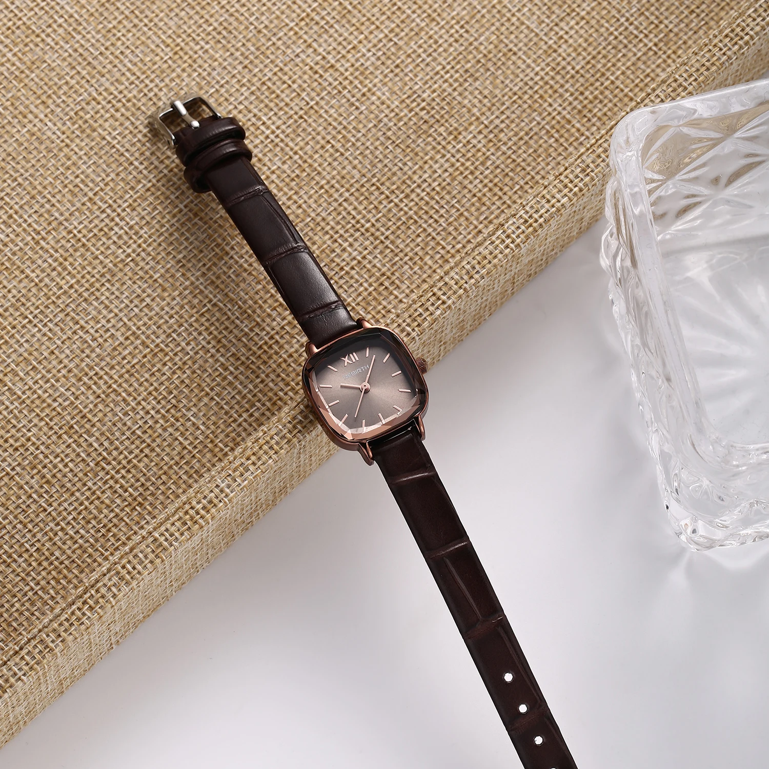 College-Style Casual, High-Looking and Versatile Quartz Movement Watch Suitable for Daily Wear