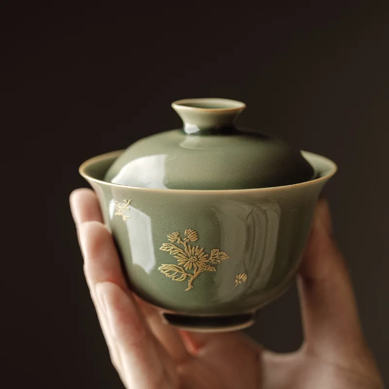 Longquan Celadon Covered Bowl Kung Fu Tea Set Plum Green Hand Grasping Bowl Imitation of Ancient Hot Gold Yue Kiln Tea Bowl