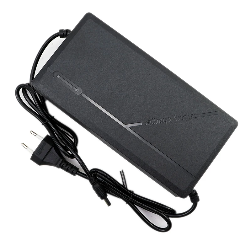 54.6V 5A Lithium Battery Smart Charger 48V 5A 100V-240V fan for 13S 48V 20A 30A E-two wheelers Li-ion battery pack Fast charging