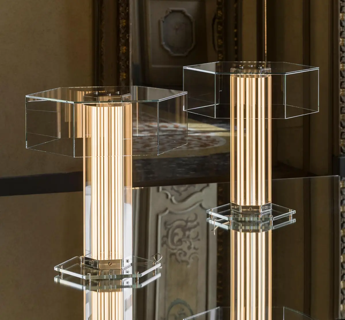 

Italian Designer Stainless Steel Glass Bedroom Bedside Table Lamp Personalized Minimalist Upscale Villa Desk Lamps