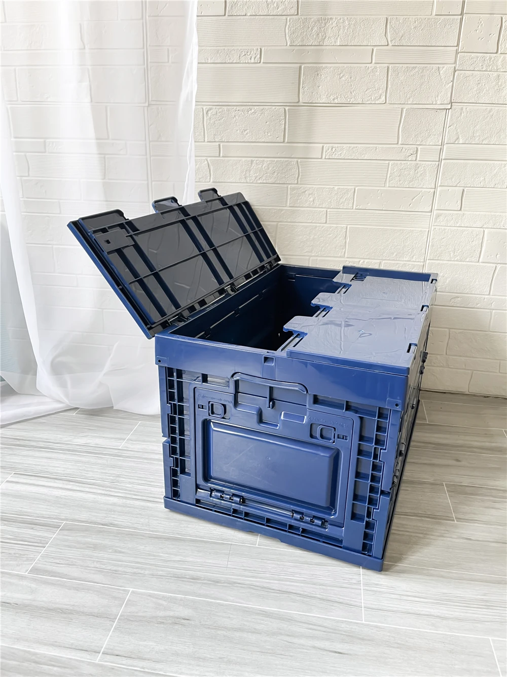 Promocja: Składany pojemnik 65L w kolorze granatowym, plastikowy, składany kosz do przechowywania z otwieraną przednią klapą, idealny na kemping i do domu.