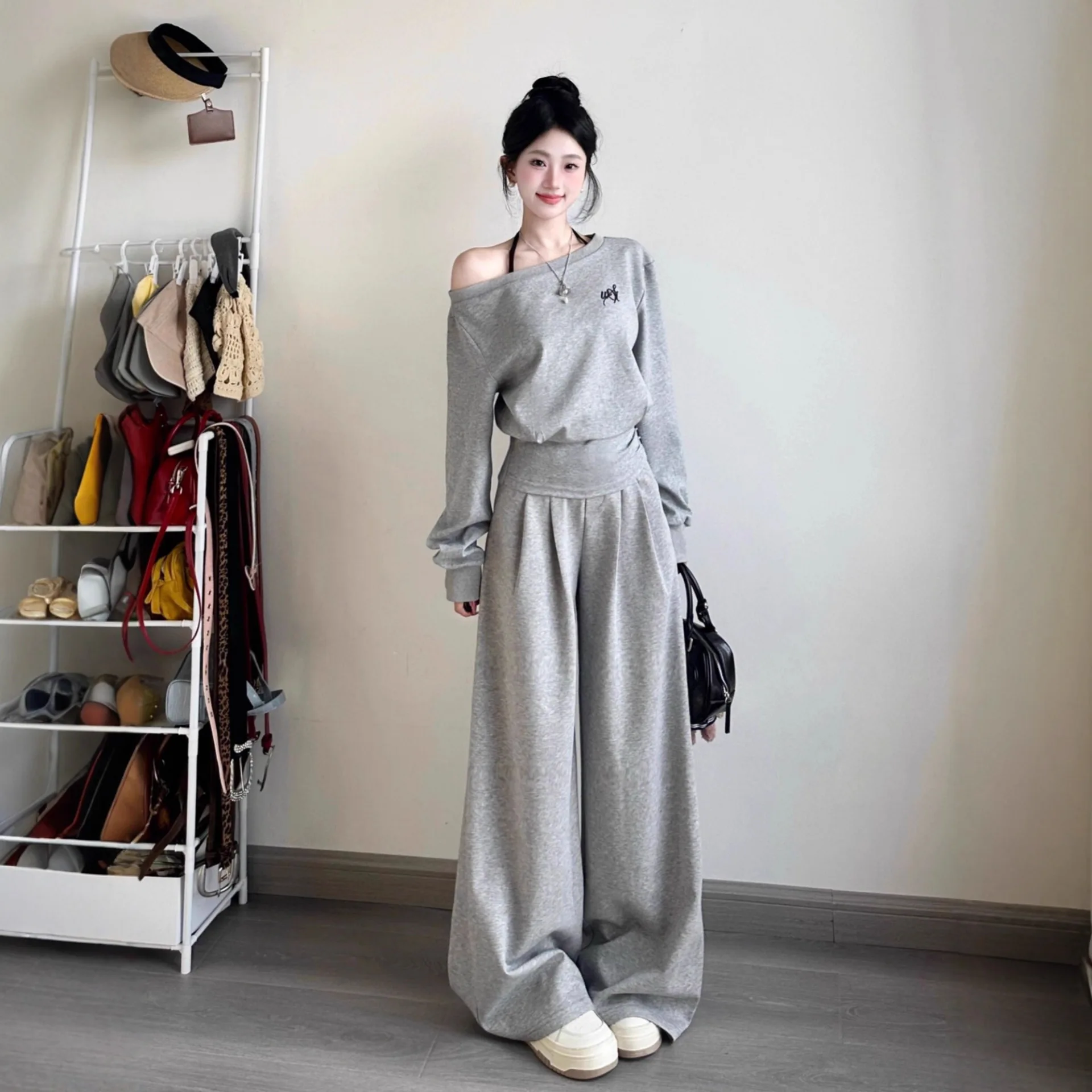 

Casual Off Shoulder Tracksuit Loose Slimming Hoodie Tracksuit Korean Style Student Sport Tracksuit Early Autumn Two Piece Set