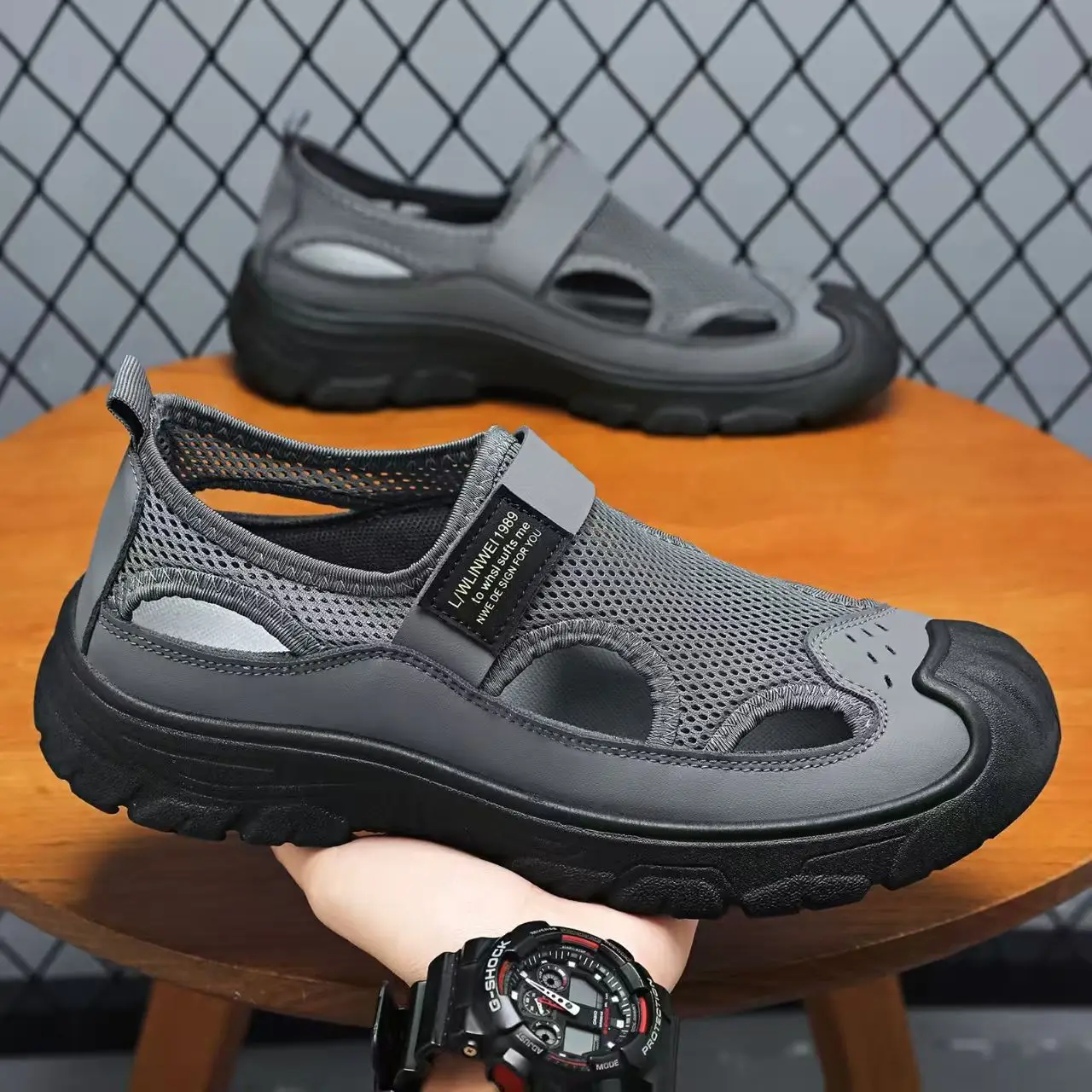 

Man Mesh Baotou Hollow Out Casual Sandals Summer New Soft Sole Non Slip Breathable Lightweight Velcro Outdoor Beach Sandals
