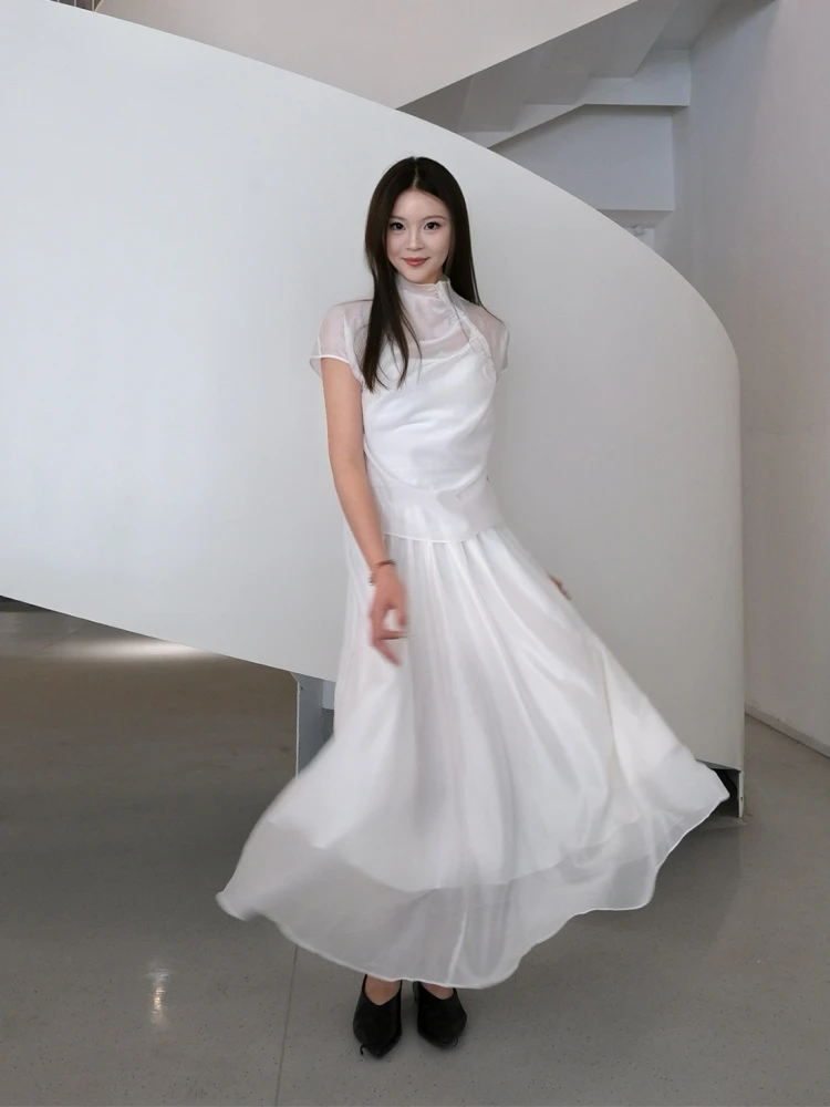 

Китайский комплект из длинной юбки и топа для женщин: облегающий, подчеркивающий фигуру и увеличивающий рост