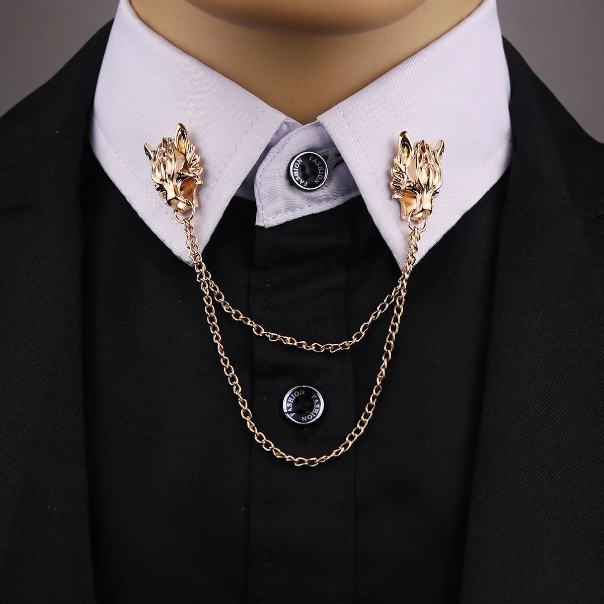 

Luxurious Men's Brooch Long Tassel Chain Gold Wolf Animal Pins Vintage Shirt Lapel Badges New Year Personality Collar Pin Gifts